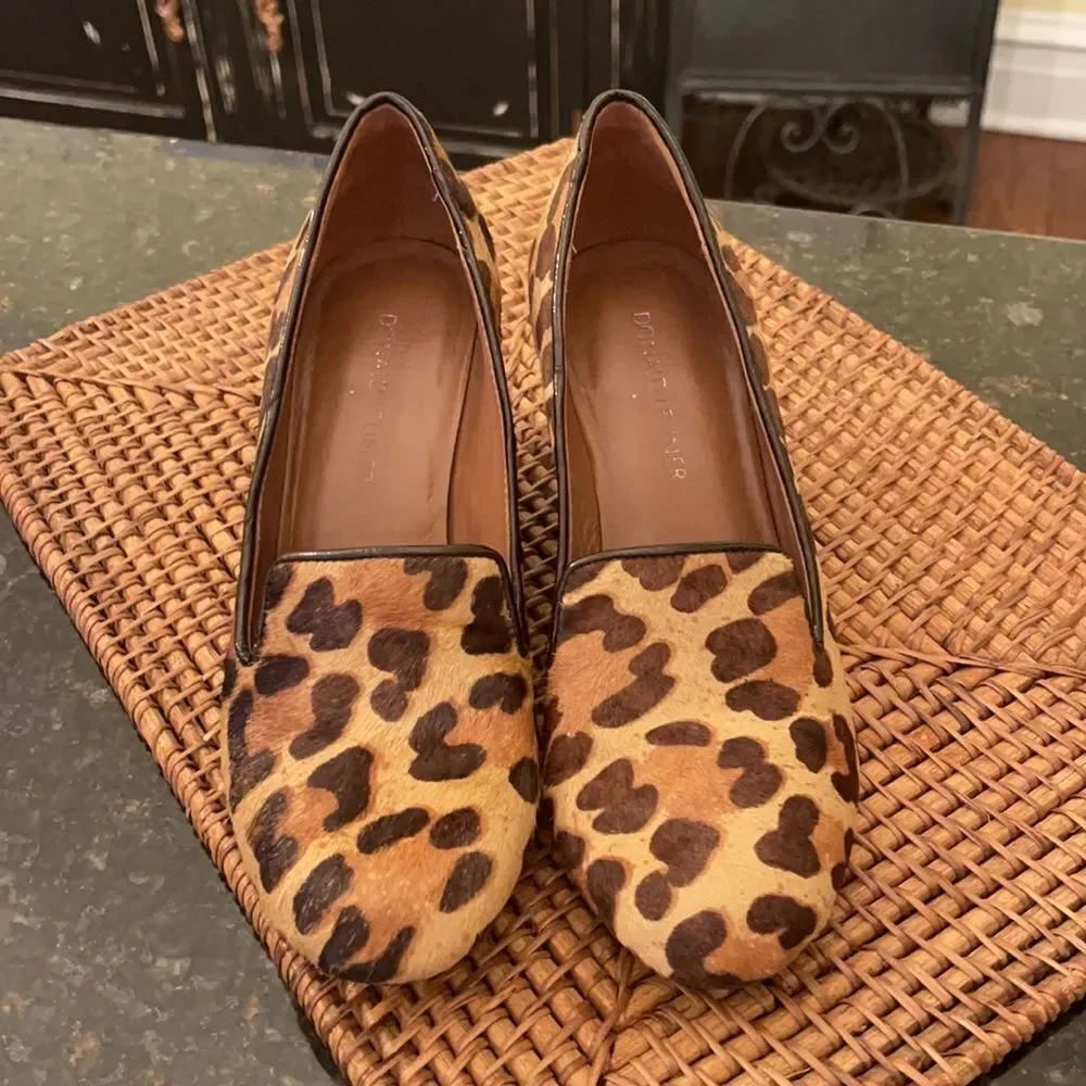 *DONALD J PLINER* Sz 6 Leopard Print CalfHair Wedge